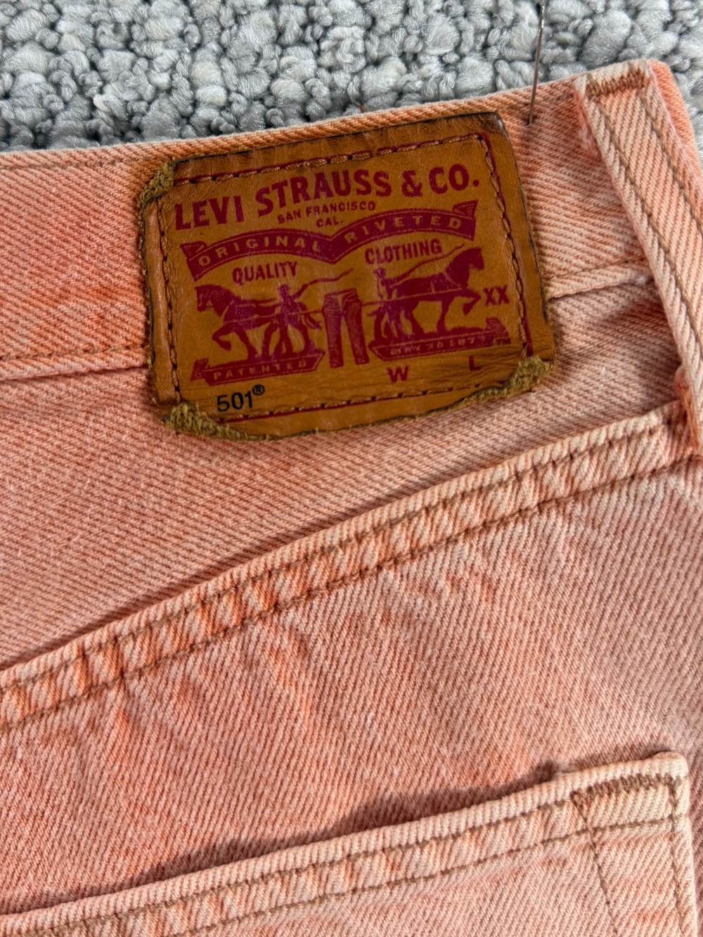 Levi 501 Coral/Orange Raw Hem Denim Cutoff Mid-rise Shorts boho Size 27 - Picture 6 of 16